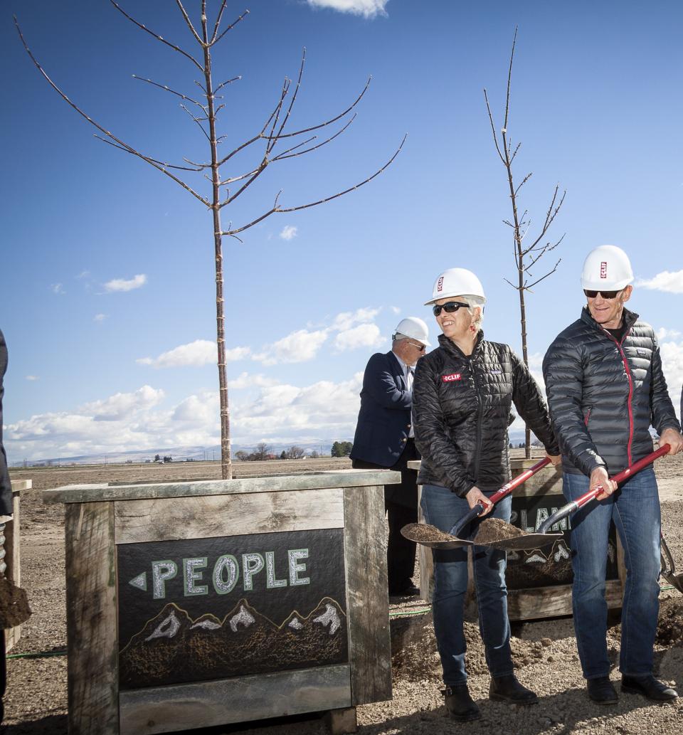 Gary and Kit Plant a Tree for each Aspiration (Twin Falls)