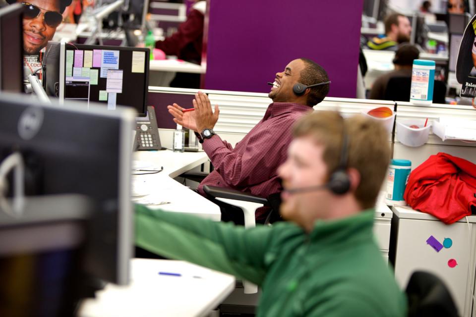 Before 98% of team members began working remotely, team members in Cleveland enjoyed taking a break and shooting hoops. 