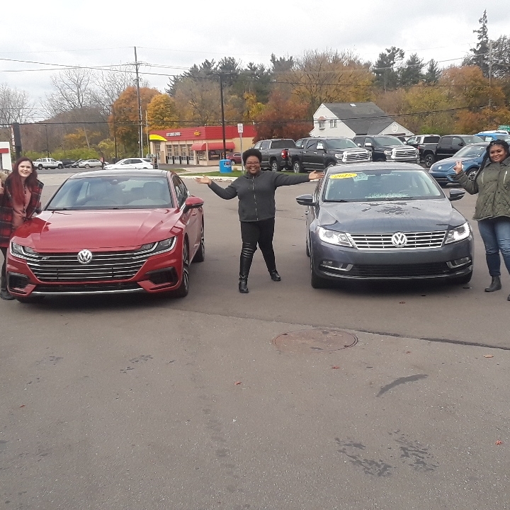 Rainer Zietlow departing from our HQ on the VW ID.4 USA Tour.