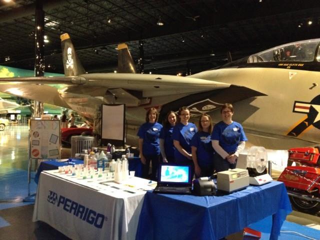 Engineers at a SWE-SCM & Air-Zoo event