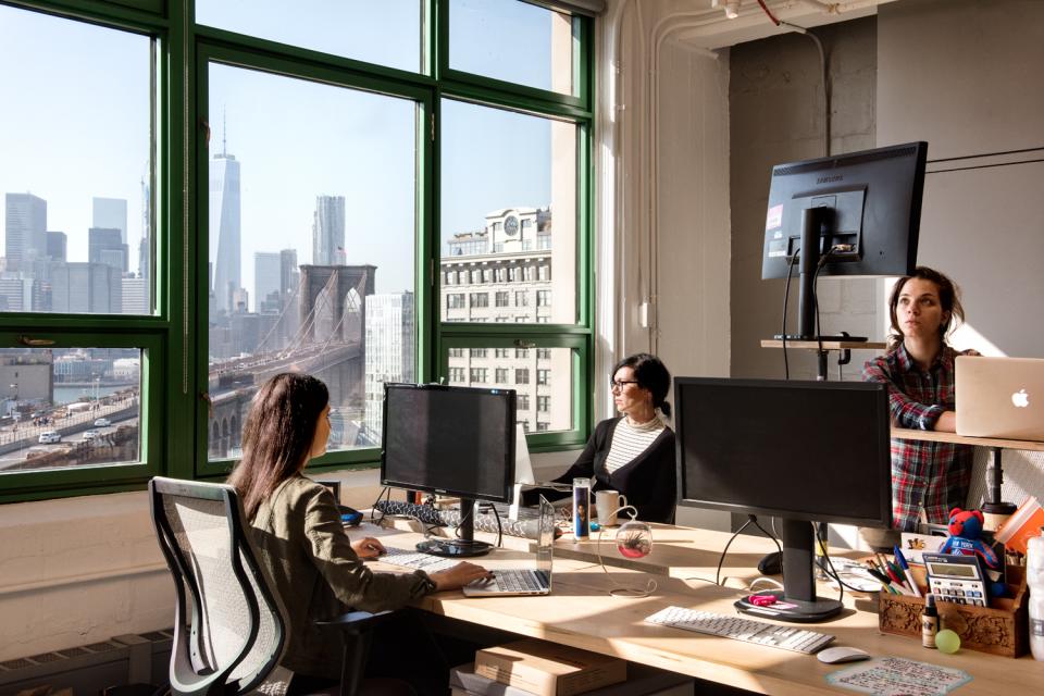 Etsy’s HQ is located in Brooklyn, New York, in the Dumbo neighborhood, which offers an up-close and personal view of the Brooklyn Bridge and the Manhattan skyline.