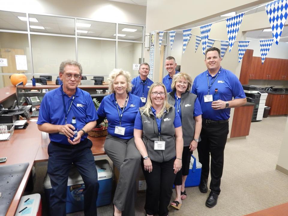 We believe in recognizing safe behavior practices, like our safe Generator Team receiving a surprise safety reward. 