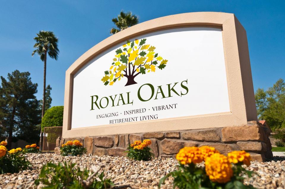 Royal Oaks Photo